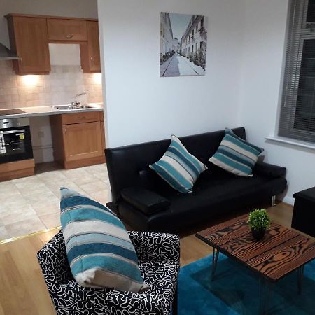 Luxury And Stylish 2 Bedroom Apartment With En-Suite Luton  Eksteriør bilde