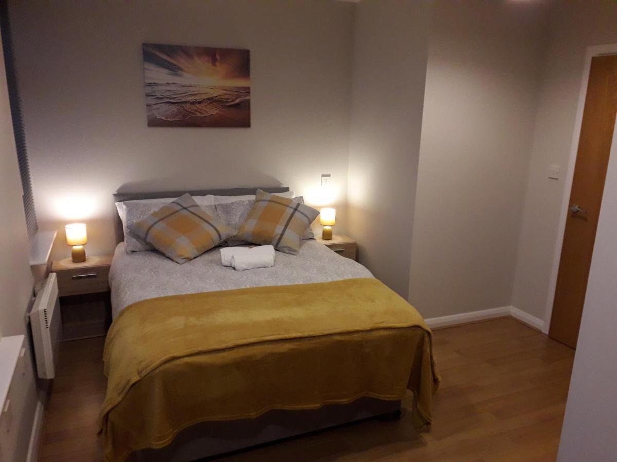 Luxury And Stylish 2 Bedroom Apartment With En-Suite Luton  Eksteriør bilde