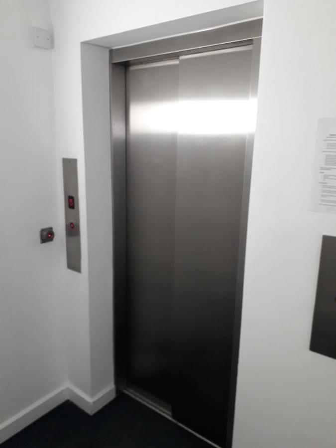 Luxury And Stylish 2 Bedroom Apartment With En-Suite Luton  Eksteriør bilde