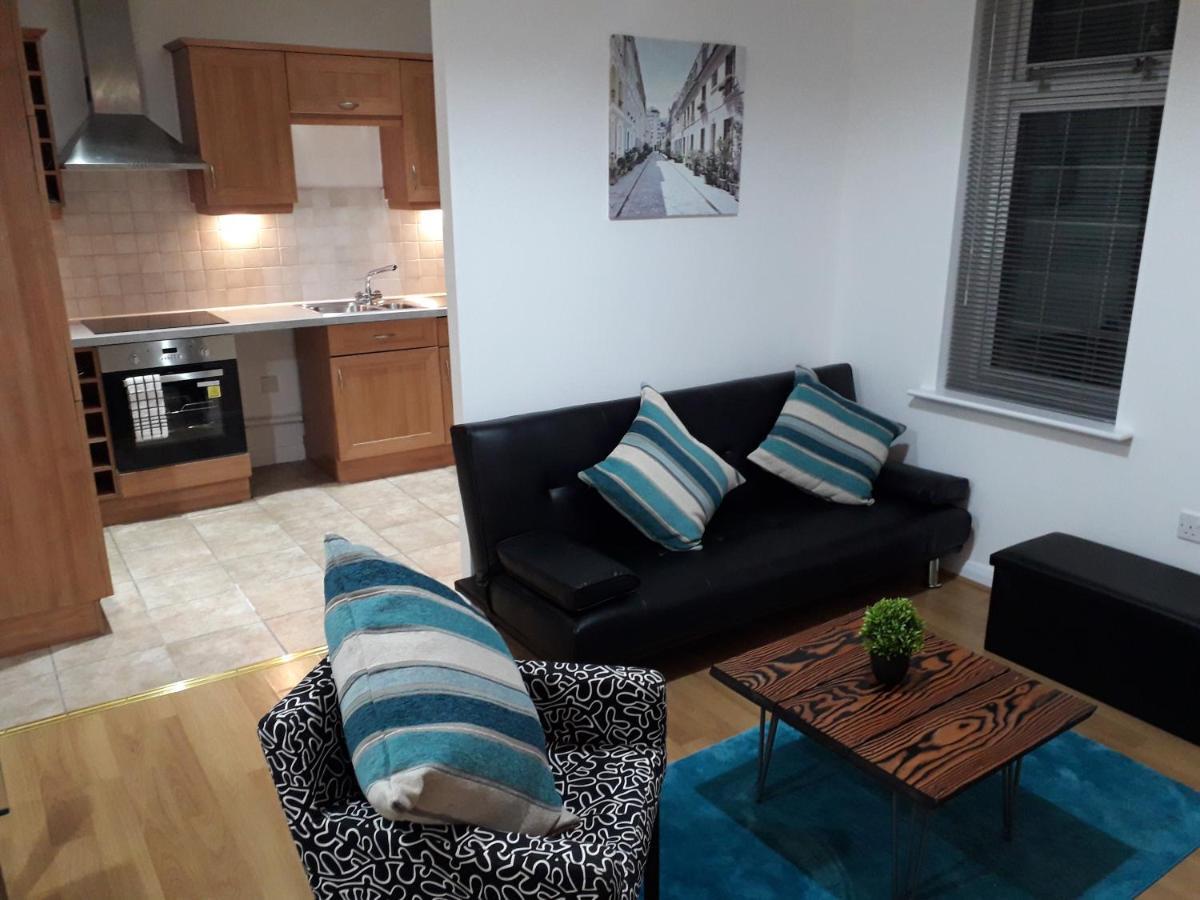 Luxury And Stylish 2 Bedroom Apartment With En-Suite Luton  Eksteriør bilde