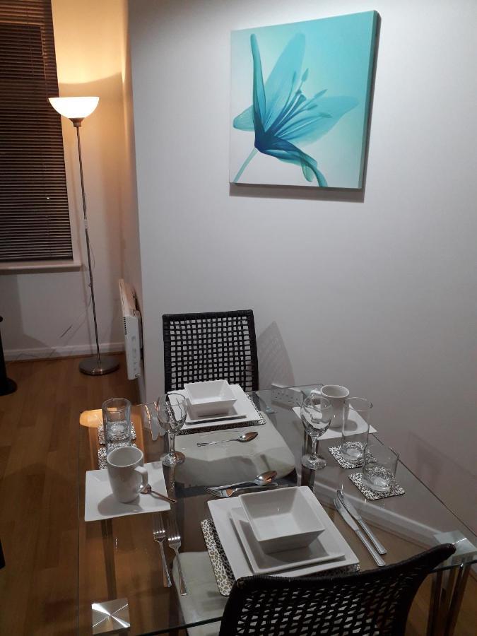 Luxury And Stylish 2 Bedroom Apartment With En-Suite Luton  Eksteriør bilde