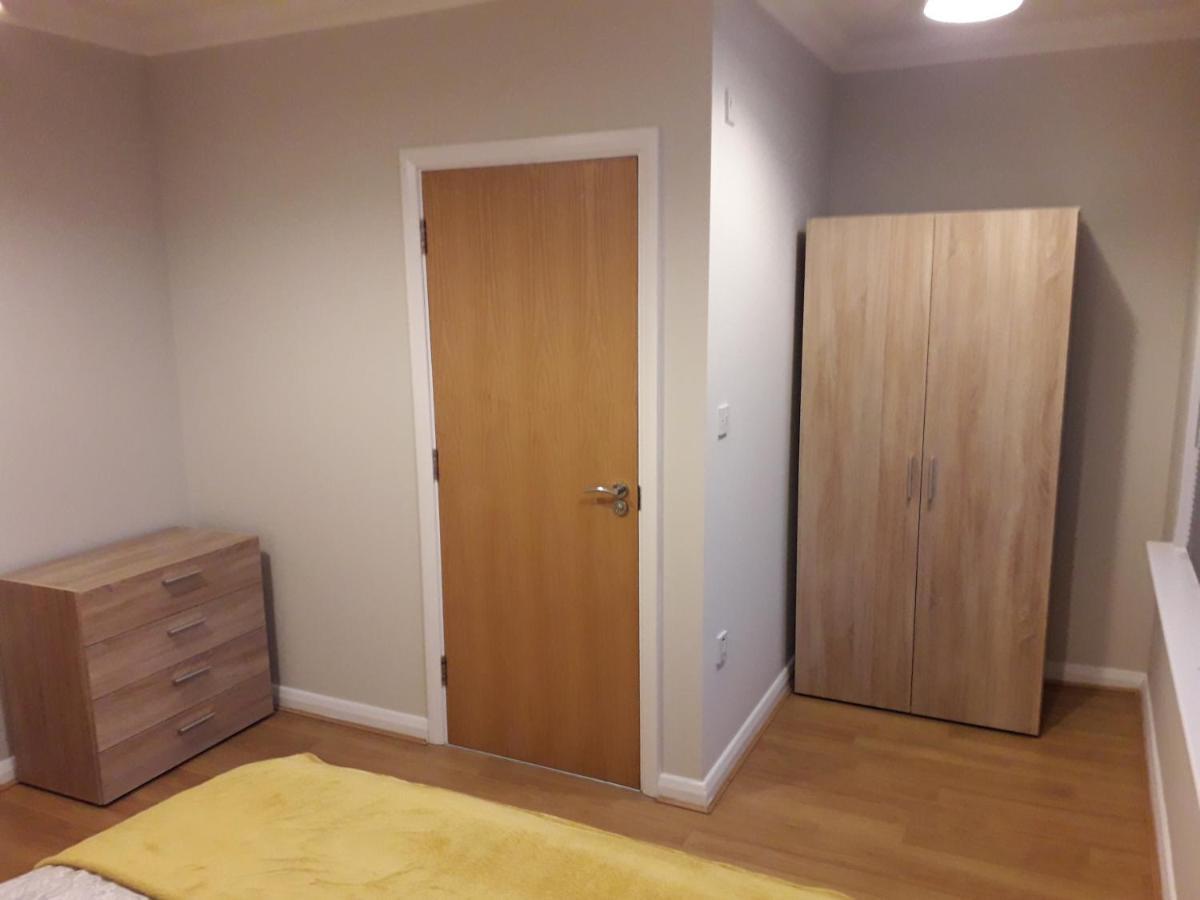 Luxury And Stylish 2 Bedroom Apartment With En-Suite Luton  Eksteriør bilde