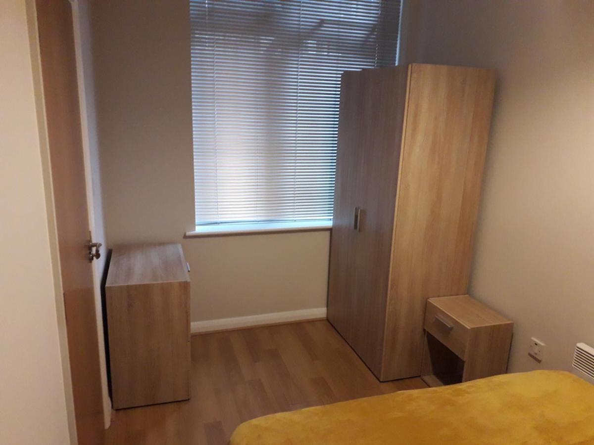 Luxury And Stylish 2 Bedroom Apartment With En-Suite Luton  Eksteriør bilde